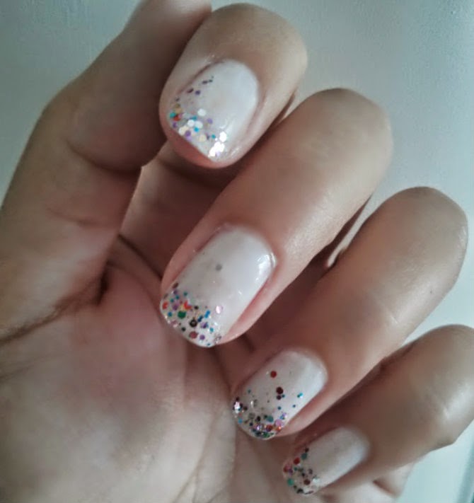 nail mani design off white glitter elegant manicure
