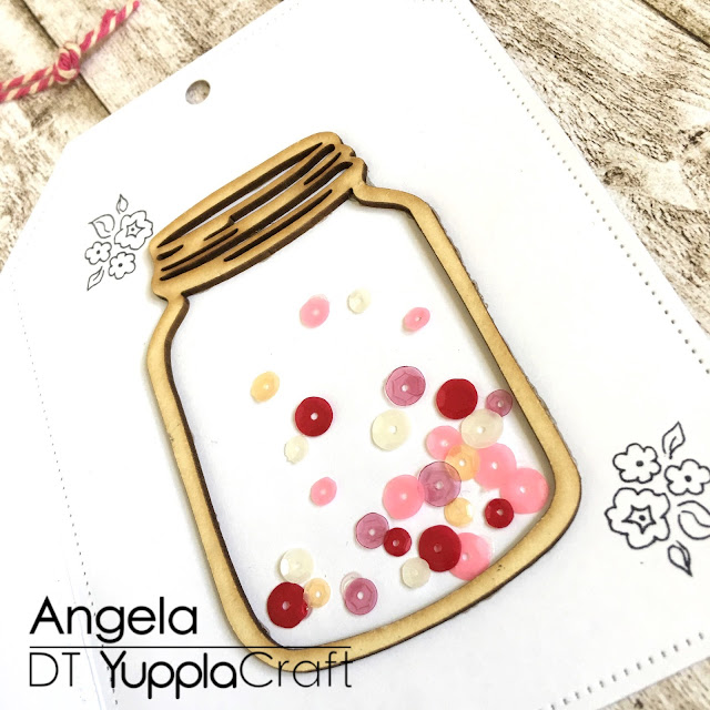 Finta Shaker Card by Angela Tombari for Yuppla Craft