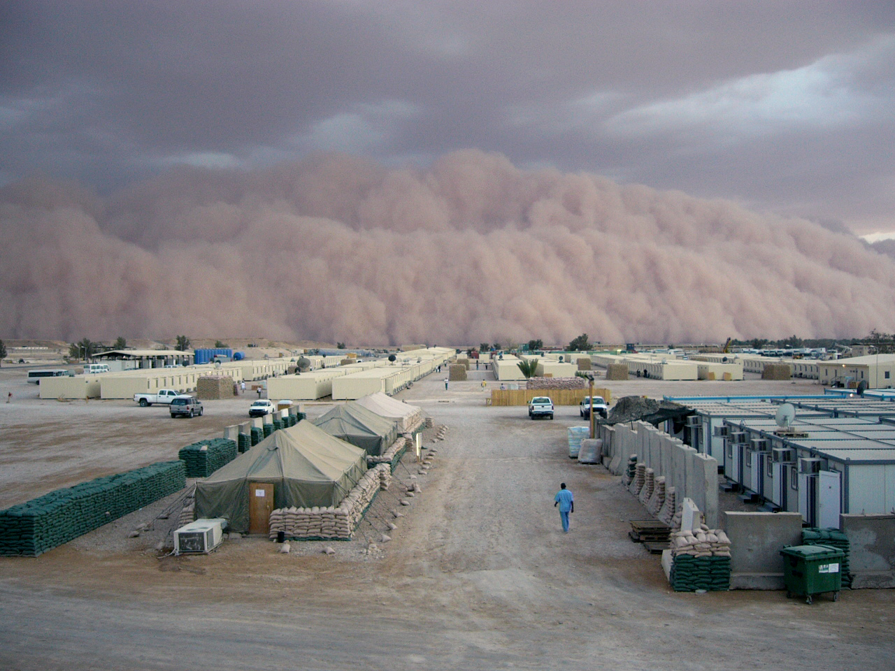 30+Al+Asad+Sand+Storm+Apr+2005_Color.jpg