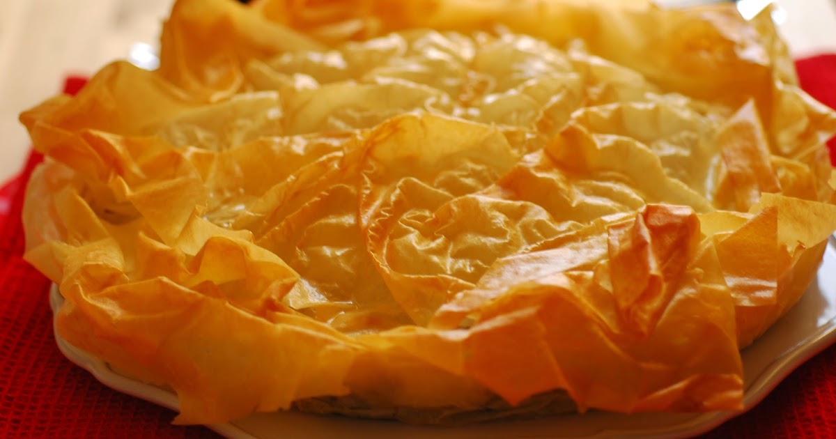 Acelgas con pasas y piñones en pasta filo. Cuchillito y Tenedor Acelgas con pasas y piñones en pasta filo. Cuchillito y Tenedor