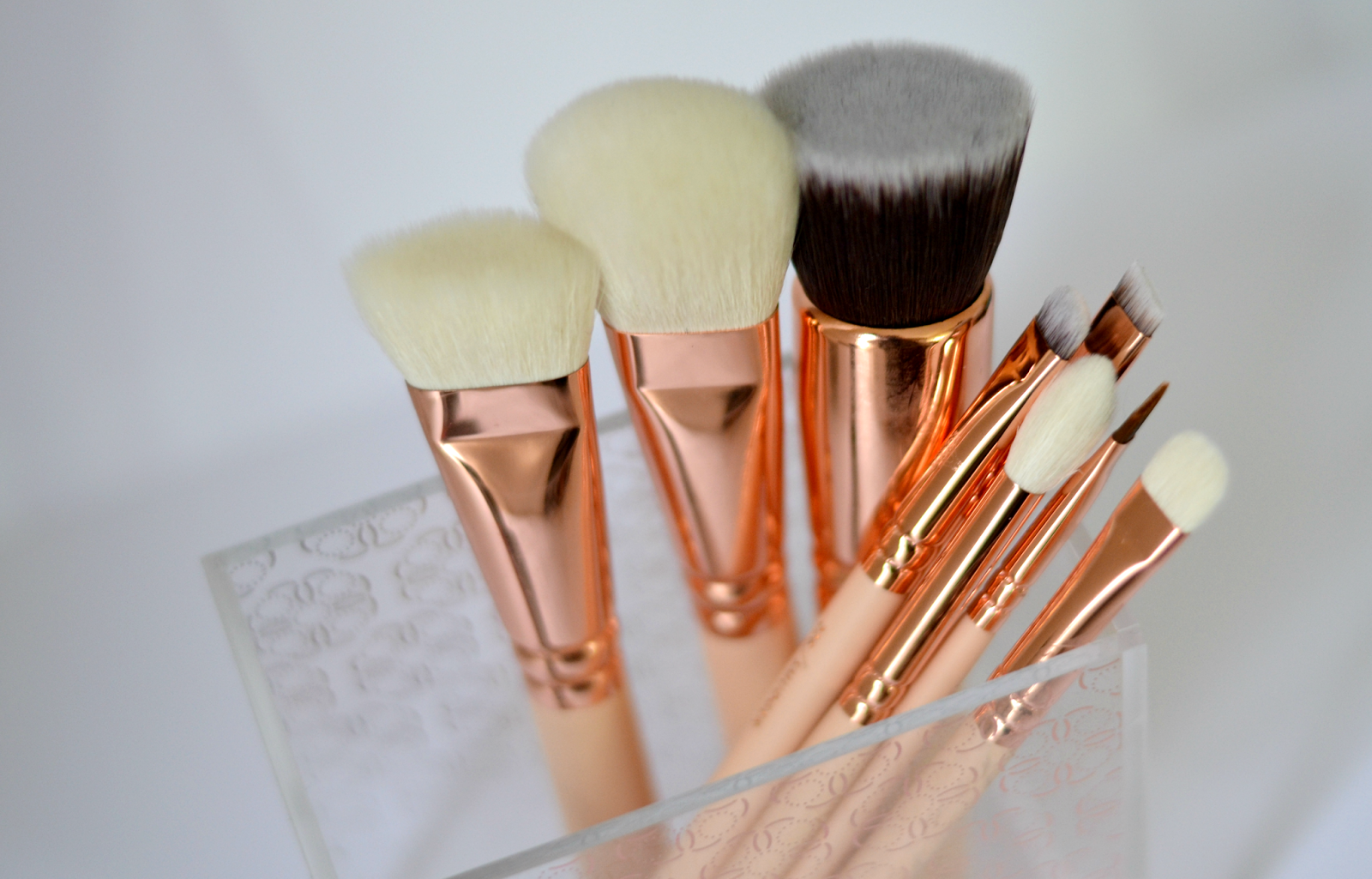 rose gold makeup brush holder