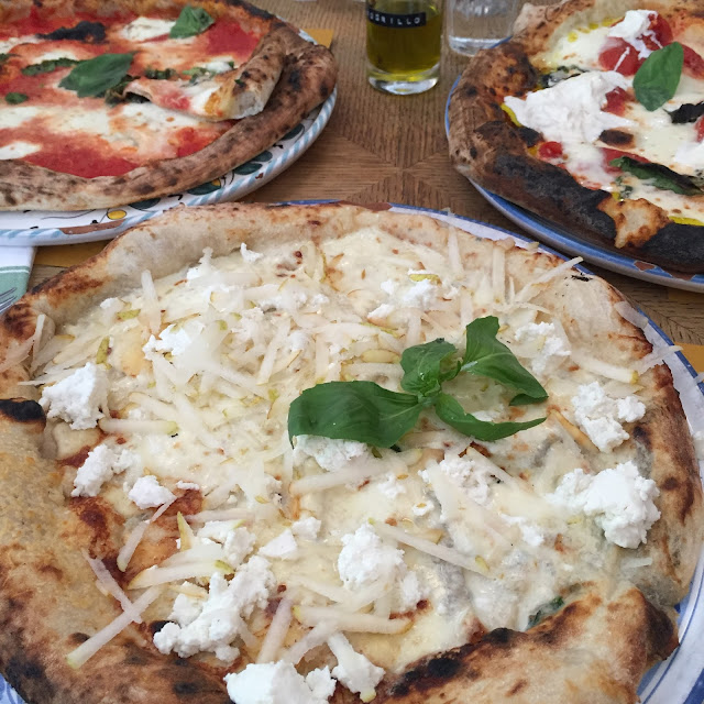 East Mama - Pizza "4 fromages & poire"