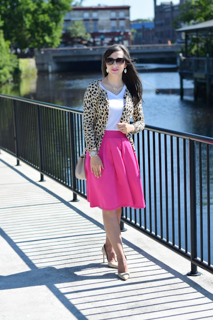 Cat eye Sunglasses dress up this pink skirt and leopard