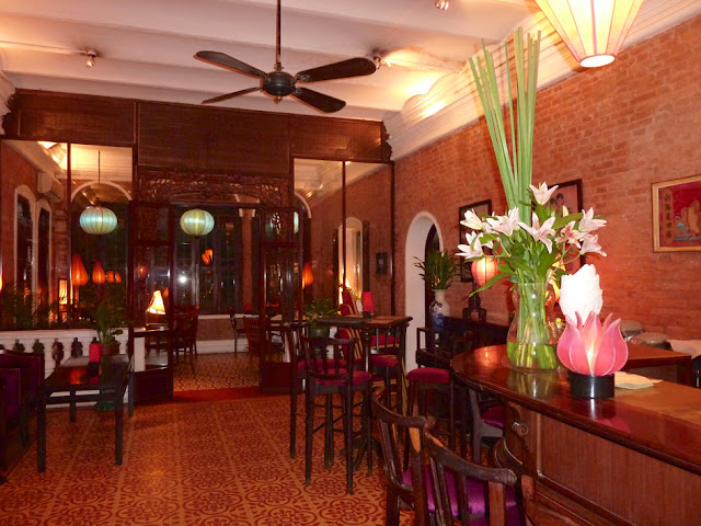 Bar Clásico Temple Club Saigon