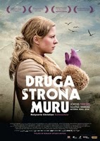 http://www.filmweb.pl/film/Druga+strona+muru-2013-701917