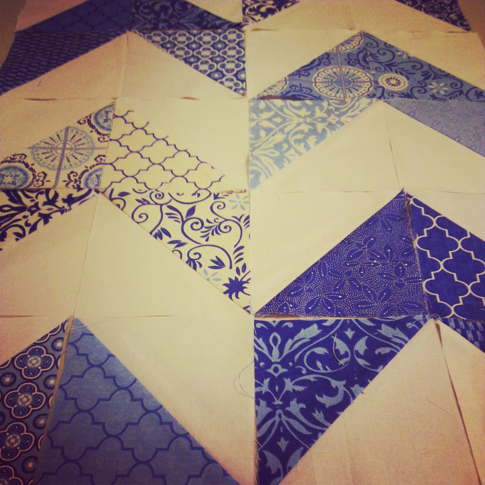 nightingale-quilts-blue-arrow-quilt