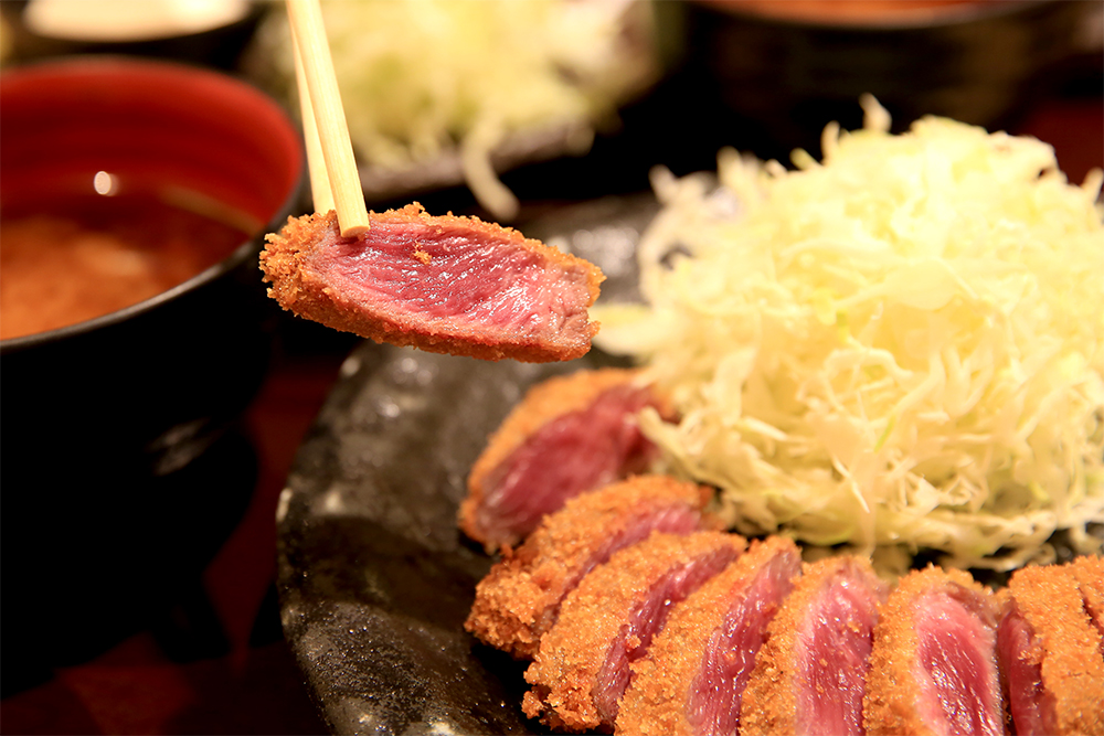 The place to have Beef Cutlet in Japan! Theheyheyhey