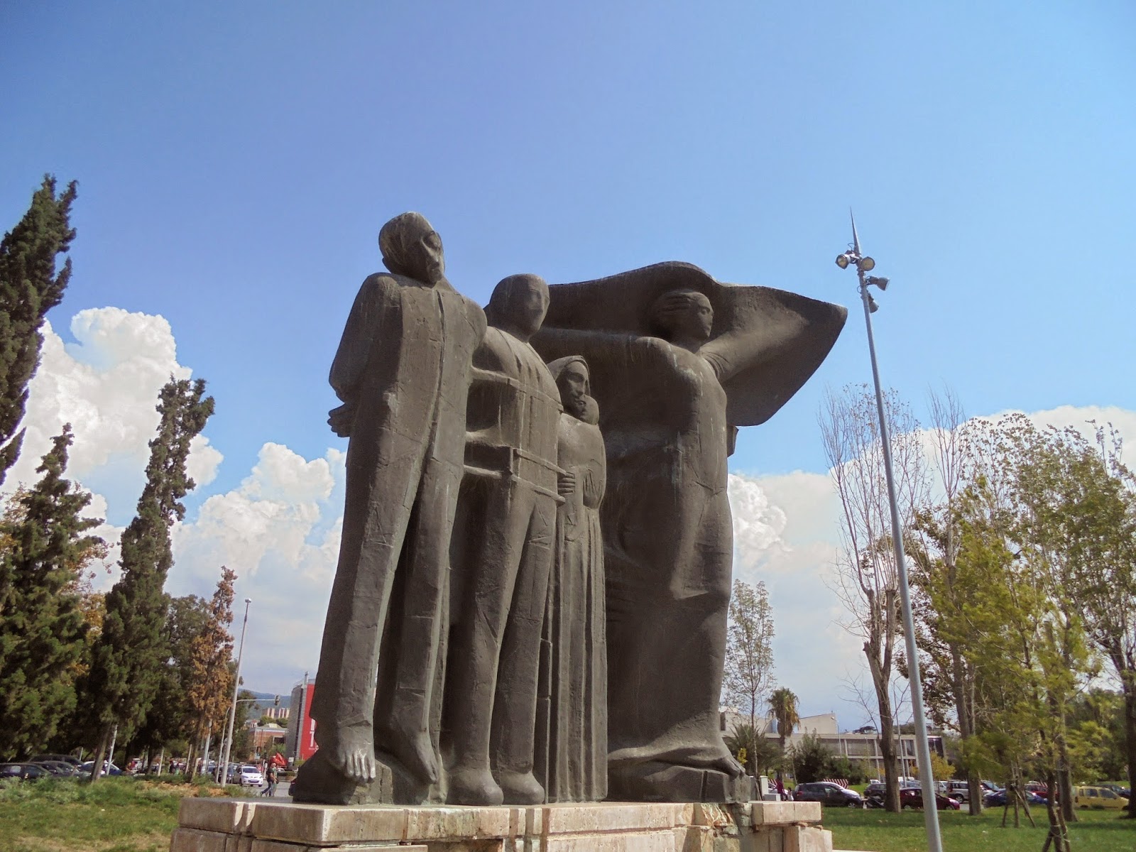 το μνημείο Εθνικής Αντίστασης στη νέα παραλία της Θεσσαλονίκης