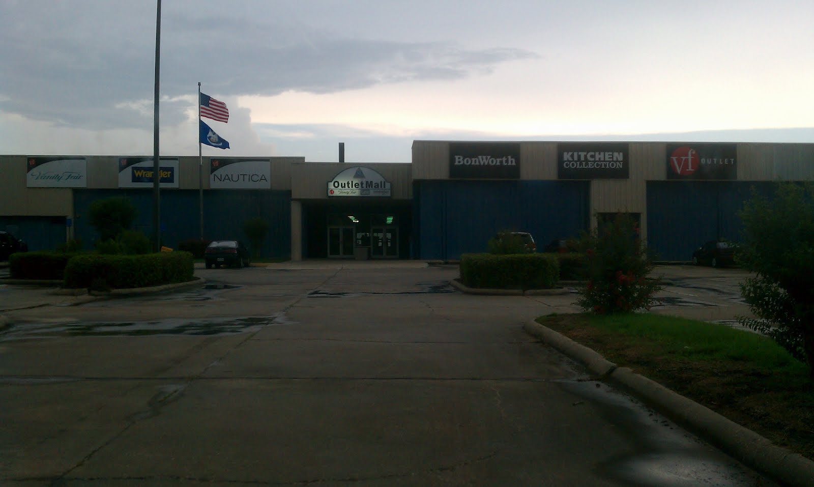 Louisiana and Texas Southern Malls and Retail: I-10 Outlet Mall Iowa LA