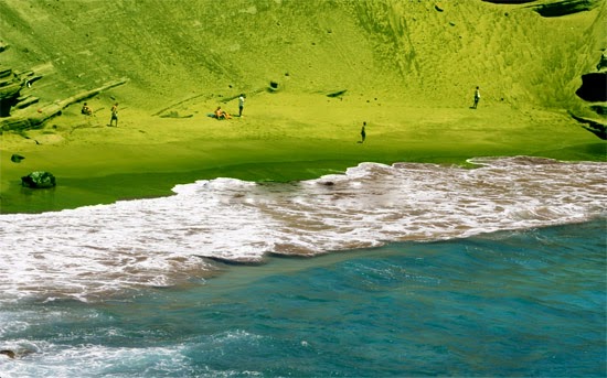 Praia da areia verde