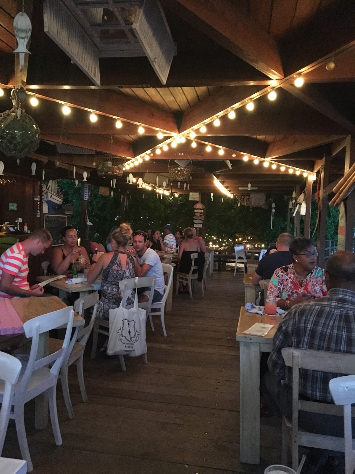 Travel Aruba Where to Eat & Where to Shop