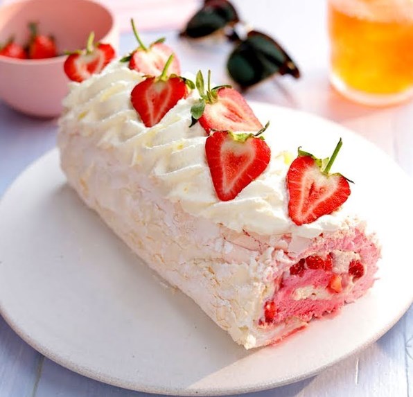 Strawberry Meringue Roll #dessert #sweets Strawberry Meringue Roll #dessert #sweets