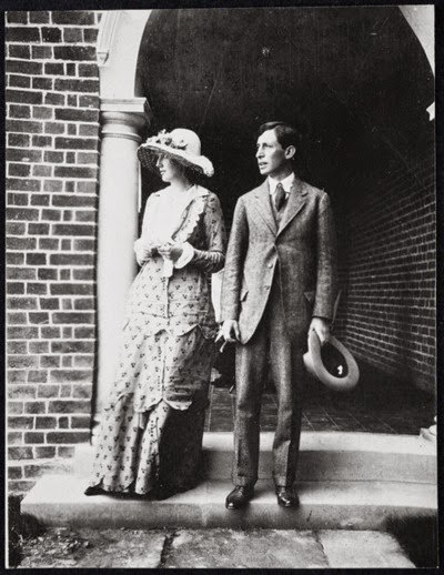 Virginia Woolf y su marido Leonard en el día de su boda. Agosto de 1912