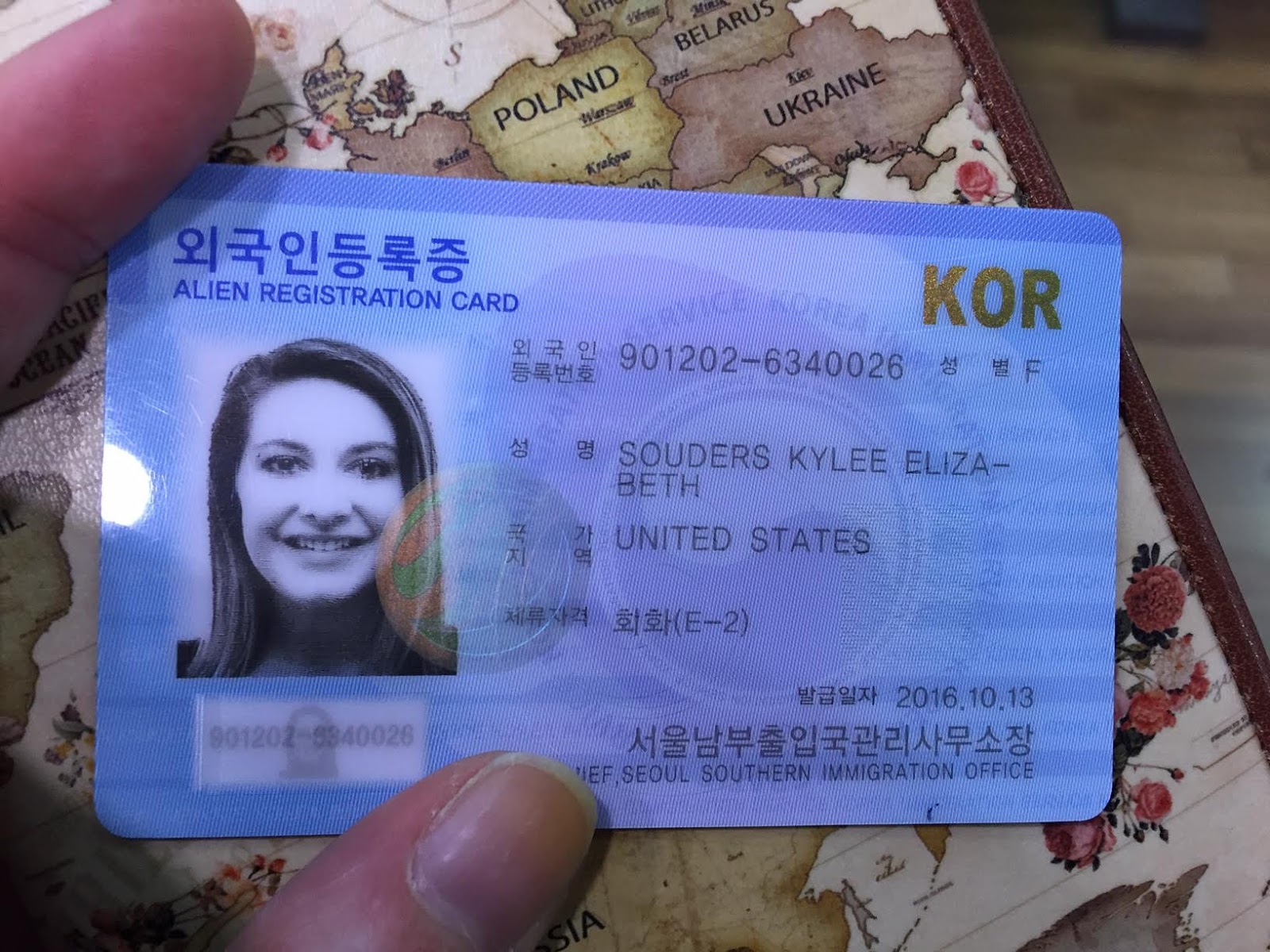F card. ID карта. Корейская ID карта. ID Card Южная Корея. Alien Registration Card Корея.
