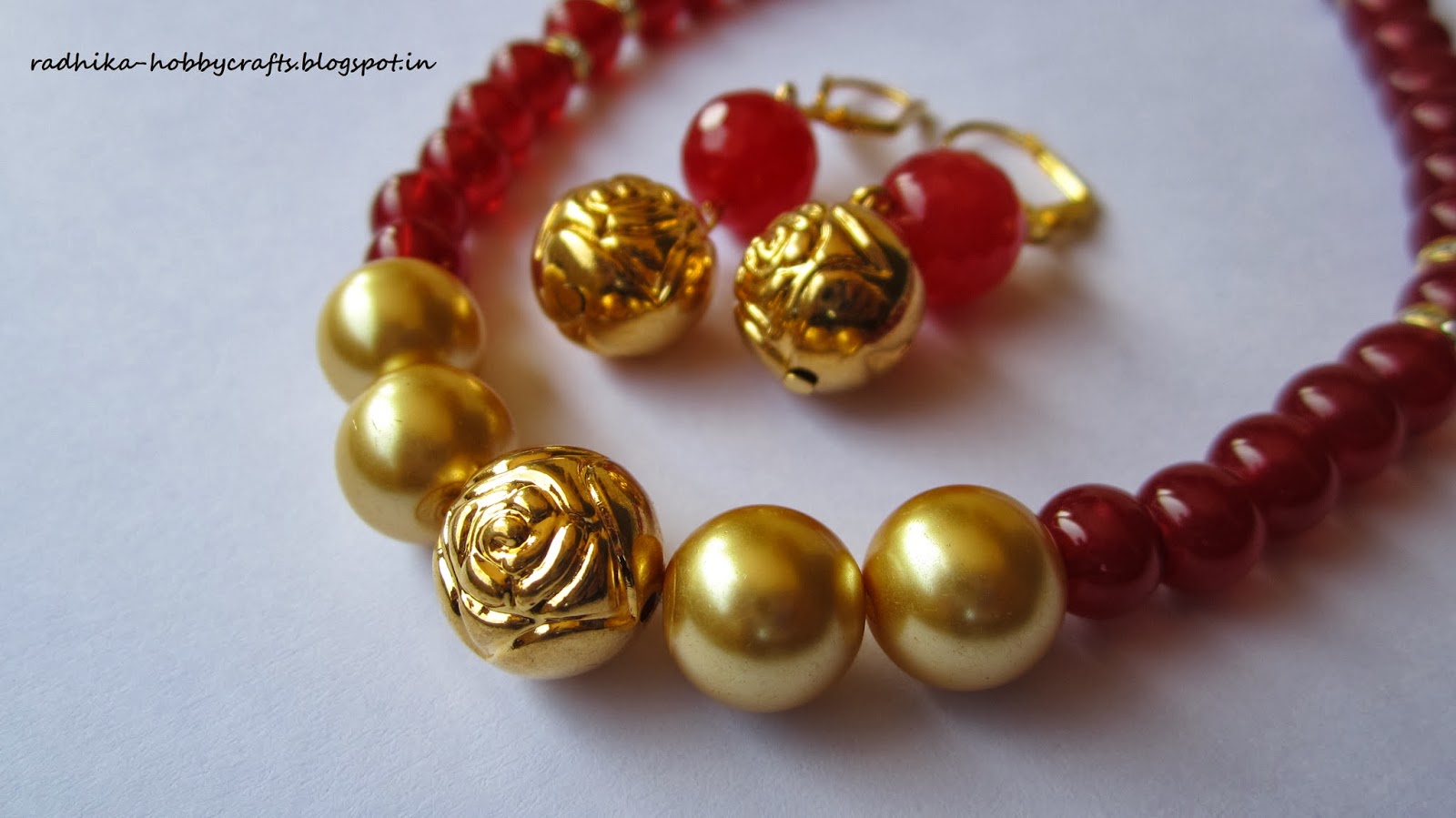 Hobby Crafts ) Red beads and rose bead necklace set