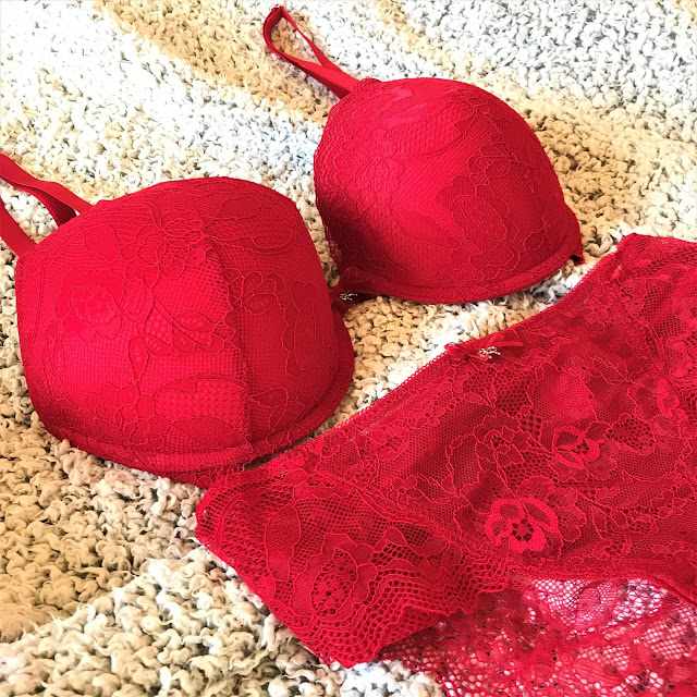 Pretty Polly Lola Push Up Plunge Bra and Cheeky Shorty