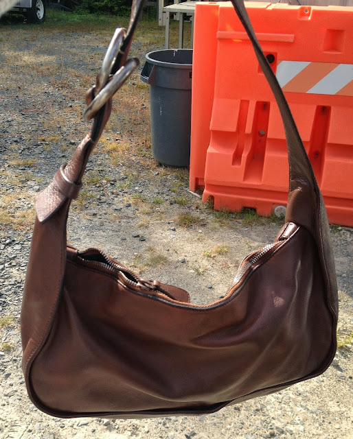 How to Dye a Leather Purse with Spray Paint Color