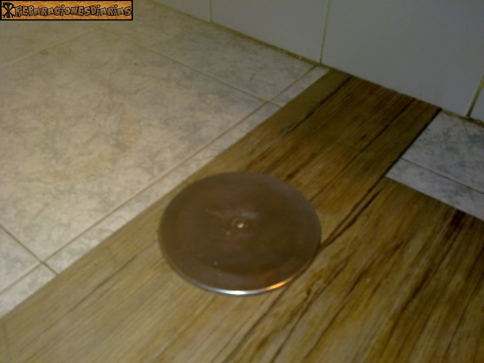 Reparacionesdiarias: COLOCACION DE UN SUELO DE VINILO: