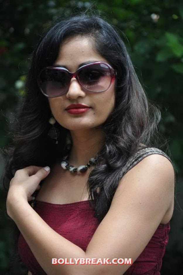 Madhavi Latha in black and maroon looking like a diva promoting her new film - (6) - Madhavi Latha Movie Launch Photos
