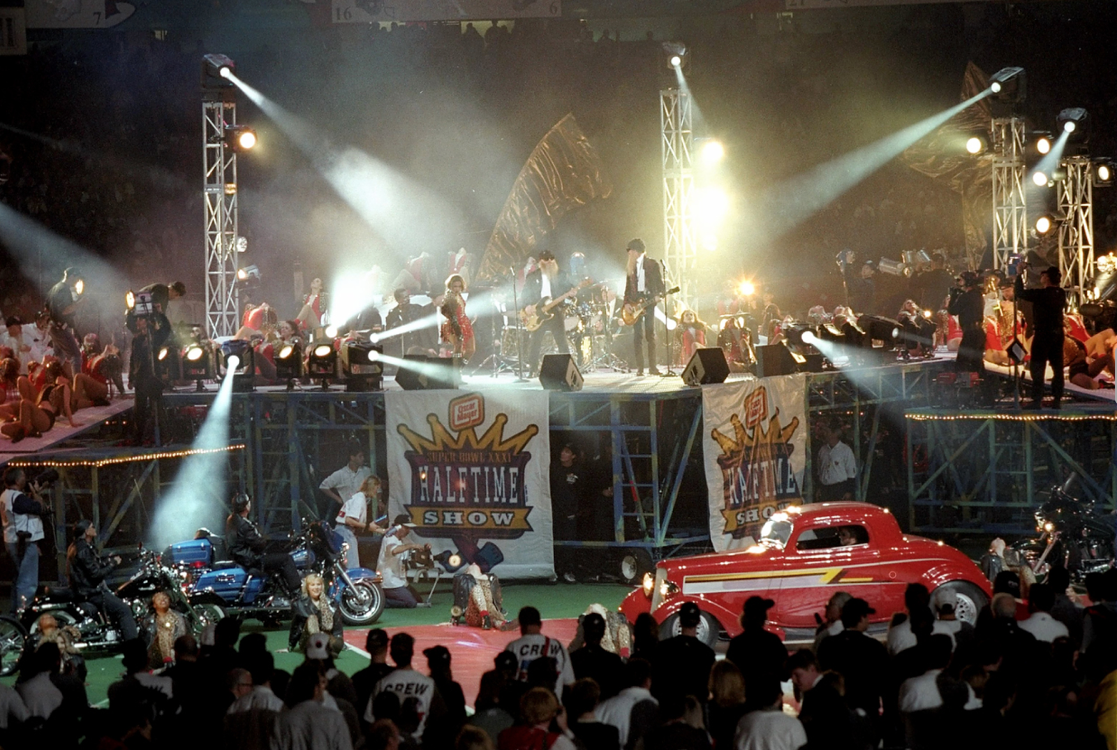 PACKERVILLE, U.S.A. Super Bowl XXXI — As Seen By the Media