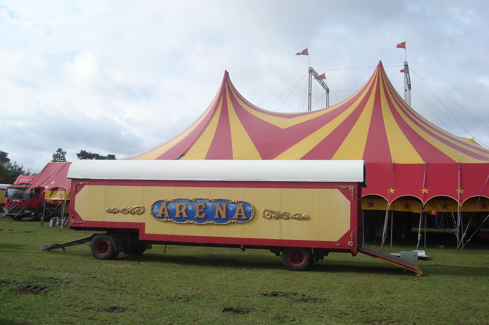 deportees cirkus deportees cirkus