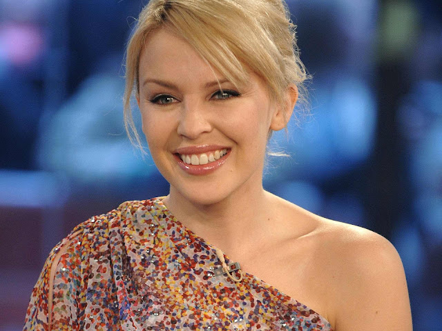 Kylie Minogue Biography and Photos 2011