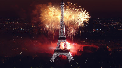 Fireworks at Eiffel Tower Wallpaper HD