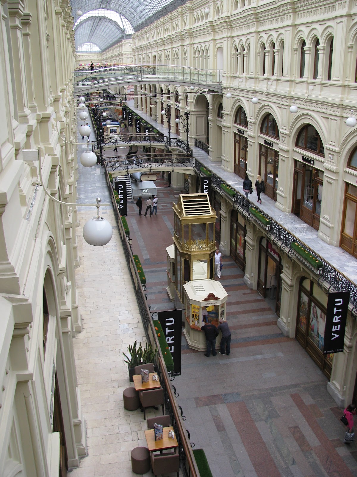 Shopaholics World: Shopping in Russia