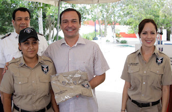 Entregan uniformes para los 41 trabajadores del Centro de Retención Municipal “El Torito”