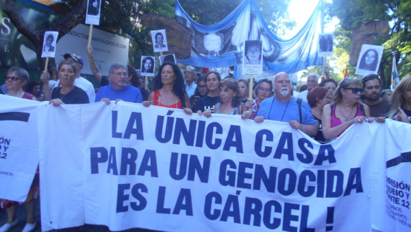 Jueza argentina cita a declarar a Martín Villa por crímenes durante el franquismo y la transición. ¿Eludirá nuevamente la citación? Jueza argentina cita a declarar a Martín Villa por crímenes durante el franquismo y la transición. ¿Eludirá nuevamente la citación?