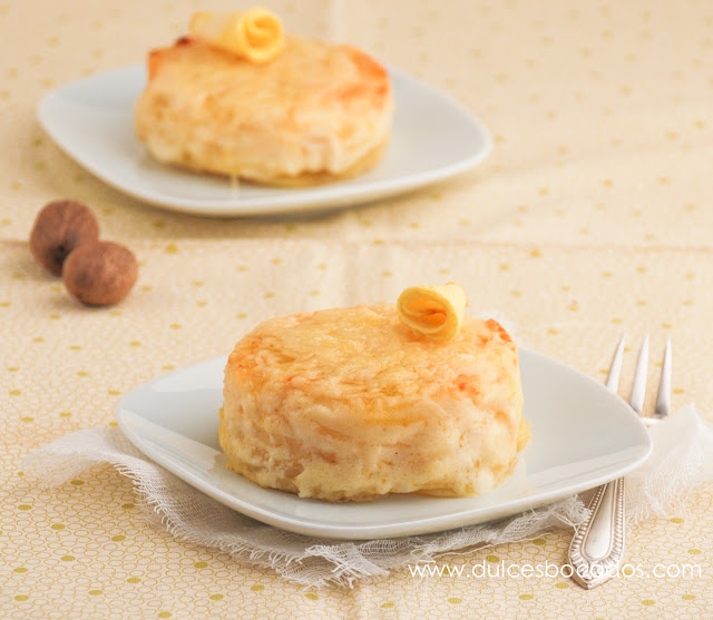 Pastel de patata y manzana con crema de quesos
