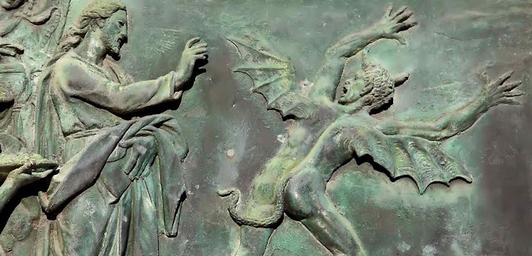 Jesus Cristo exorciza demônio. Detalhe de porta de bronze da catedral de Pisa, Itália.