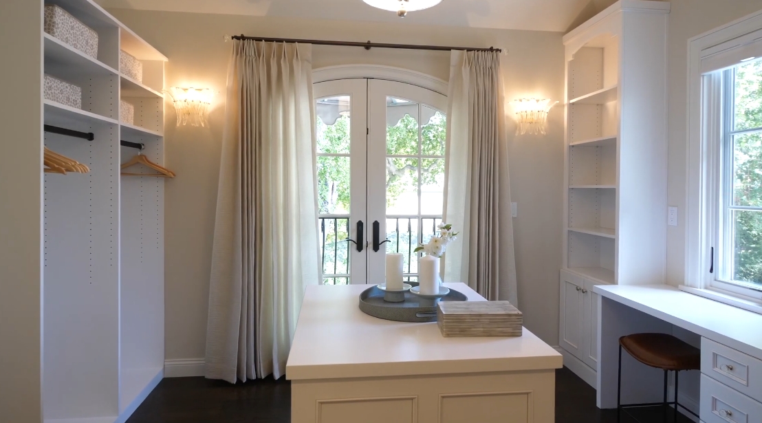 Tour 1501 Bryant St, Palo Alto, CA vs. 37 Interior Design Photos