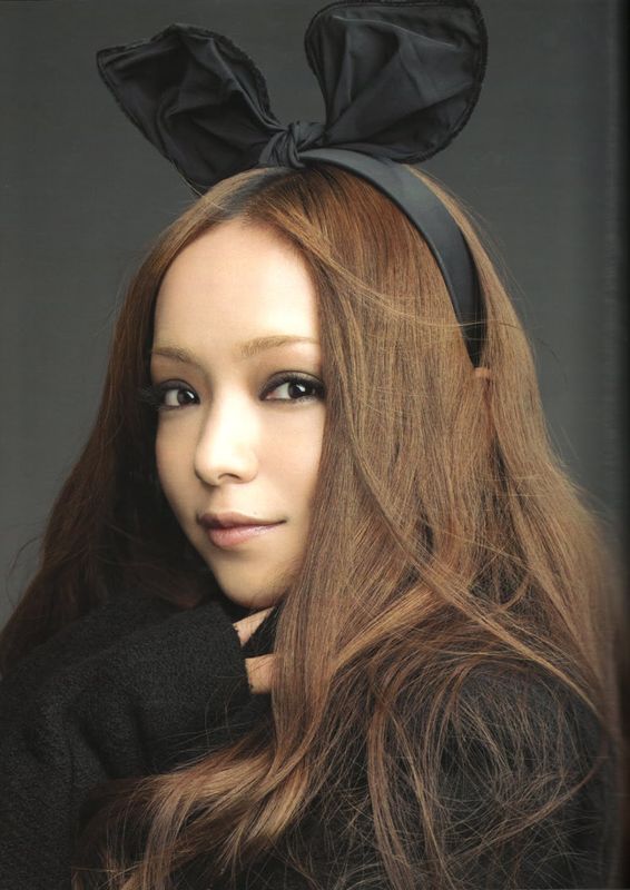 安室奈美恵 うさ耳 ウインク アクリルスタンド 沖縄 ガチャ うさみみ