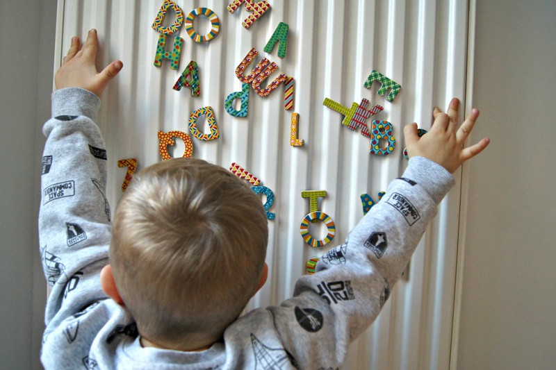 Kiedy i jak nauczy dziecko literek? Nauka alfabetu. 