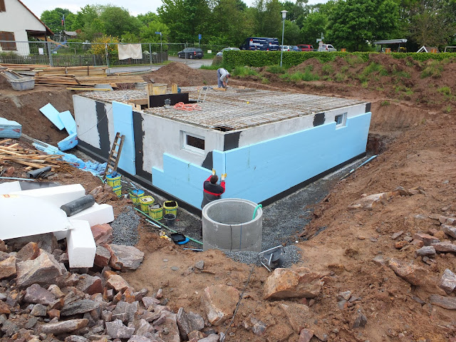 Bautagebuch Hassenroth: Keller Teil 4, Perimeterdämmung, Treppe