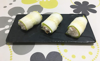 Cucumber cannelloni with cheese, turkey and walnuts