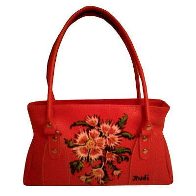 bolso piel rojo flores pintadas a mano acrílicos por Rudi