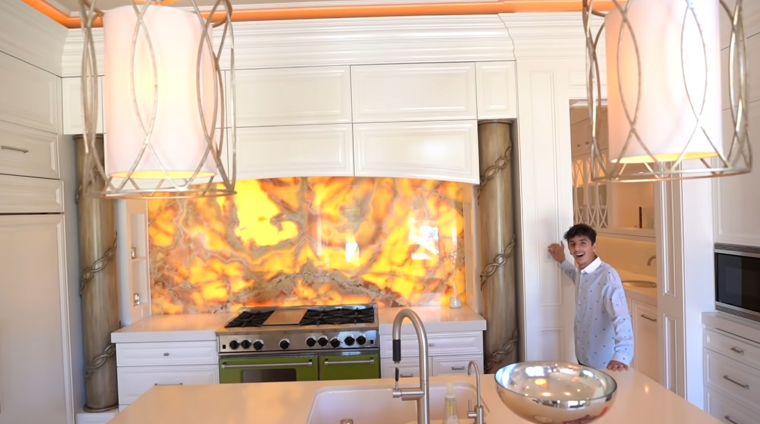 43 Interior Design Photos vs. FaZe Rug's New Luxury Mansion Tour In 2020
