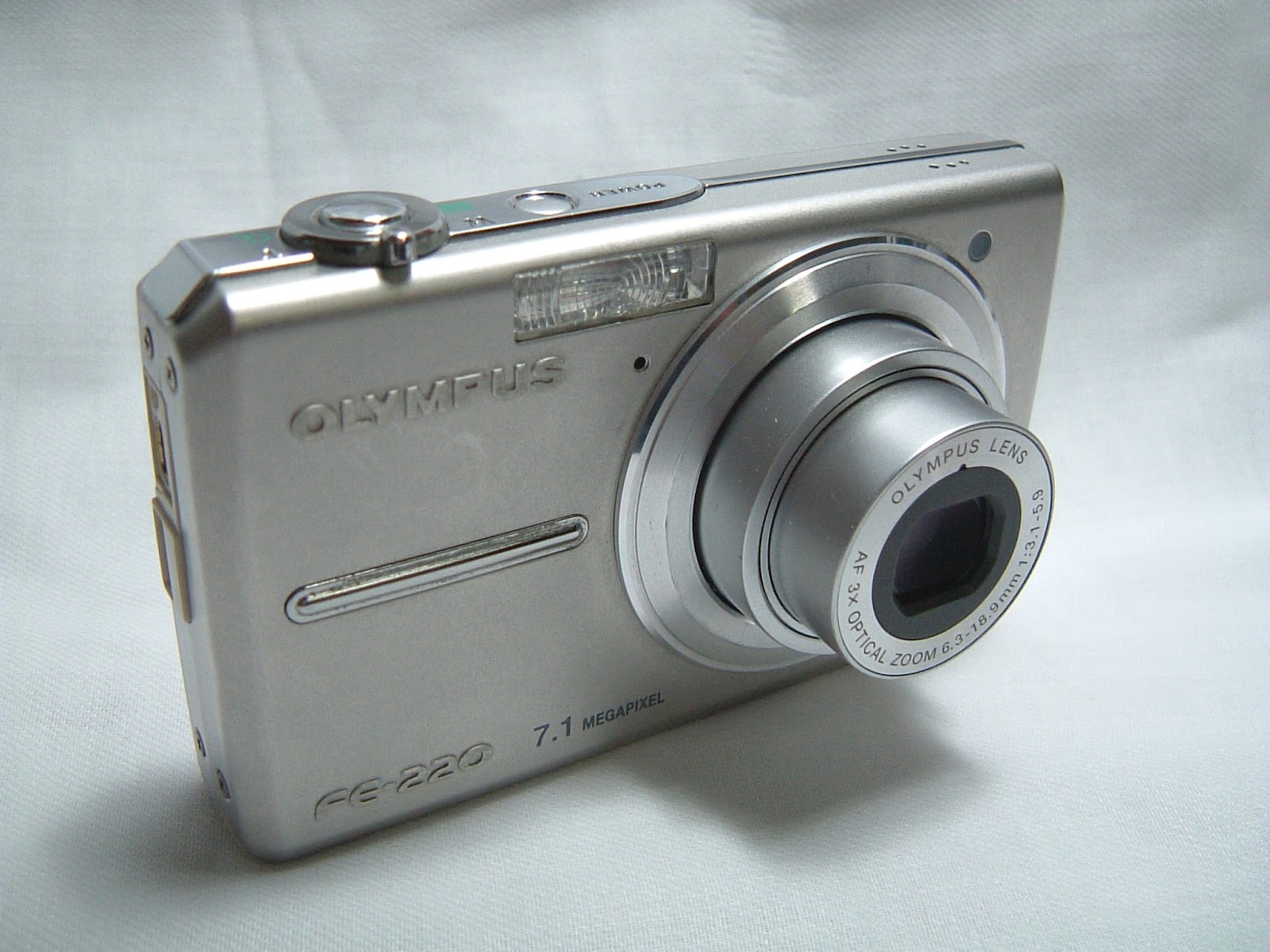 PC生活: デジタルカメラ＞*覚書 OLYMPUS CAMEDIA FE-220（発売：2007.02.16）