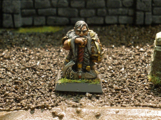 Citadel Dwarf OOP miniature photo