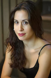 Lara Bello, songstress