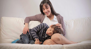 Terlalu Banyak Memuji Bisa Bikin Anak Jadi Narsis Terlalu Banyak Memuji Bisa Bikin Anak Jadi Narsis