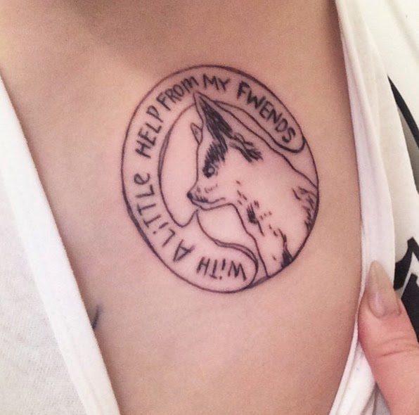 Tatuajes de Famosos : Miley Cyrus tatuaje de su perro muerto