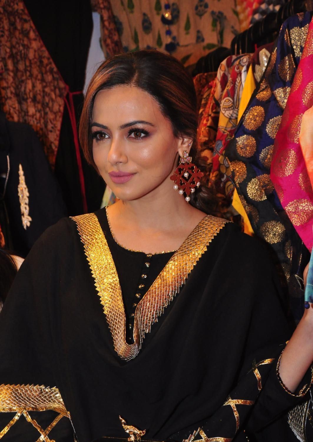 Sana Khan Looks Gorgeous In Black Dress At The Akritti ELITE Exhibitions In Hyderabad