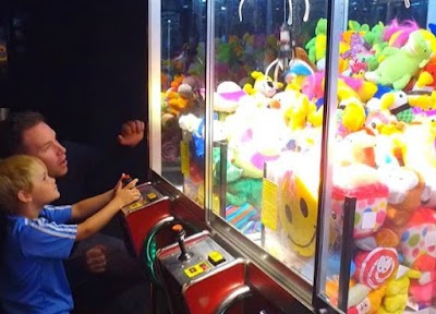 Truco para ganar y vencer a la maquina garra o grua