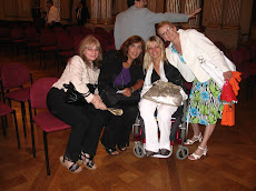 Con Silvia Baglioni, Fabiana Tuñez y Mónica Bianchi, dos de las mujeres distinguidas