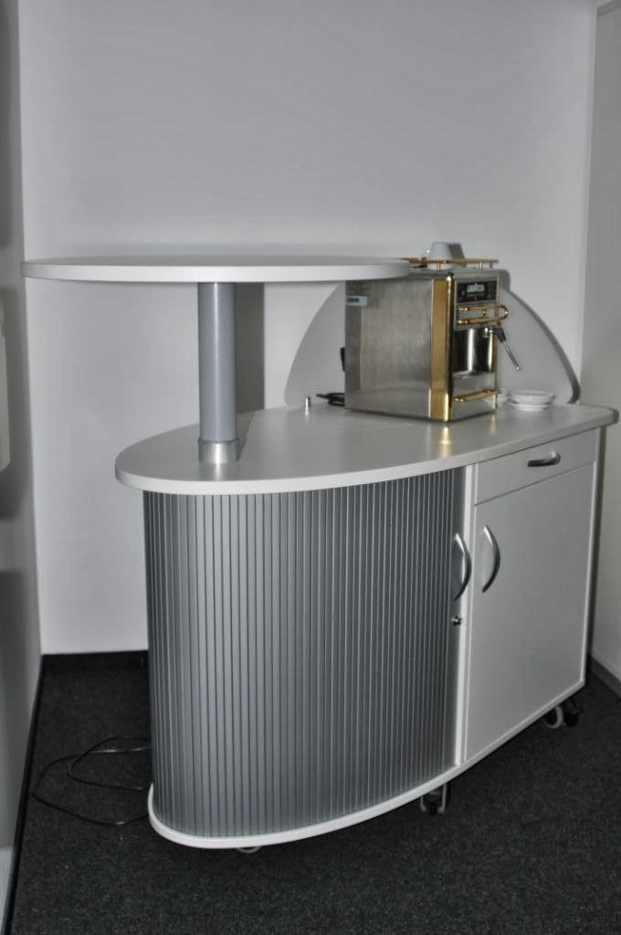 Colour up your office !: Mobiler Kaffeeschrank bei Fiat Deutschland in