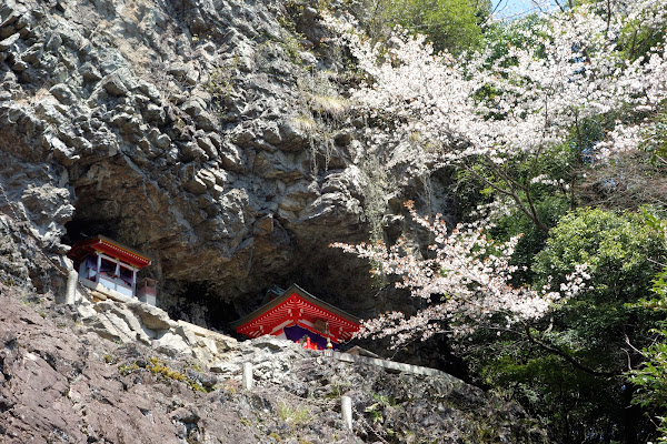 三宝荒神堂・弁財天堂