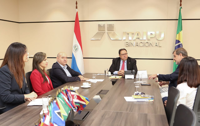 Resaltan inversiones de Itaipú en educación, infraestructura vial y eléctrica.